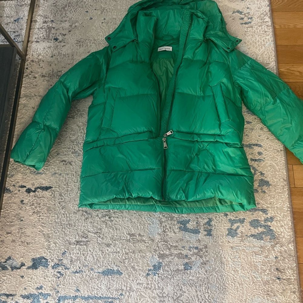 Vibrant detached Green Hooded Puffer Jacket - Picture 5 of 7